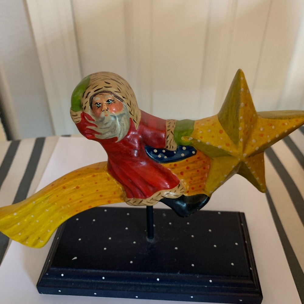 Vaillancourt 1994 Starlight Santa #1319 Star5. Hand painted chalkware Santa.